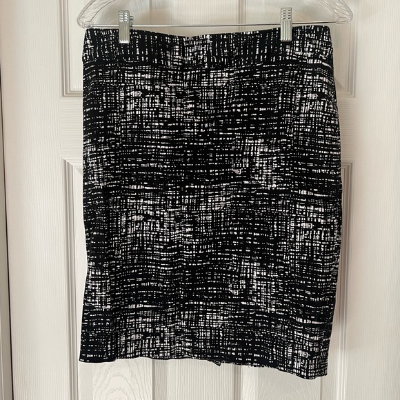 Calvin Klein Dresses & Skirts - Calvin Klein pencil skirt black and white